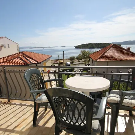Rooms By The Sea Pasman - 8223