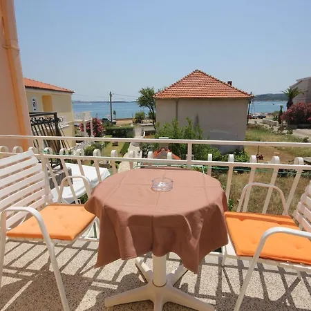 Rooms By The Sea Pasman - 8223